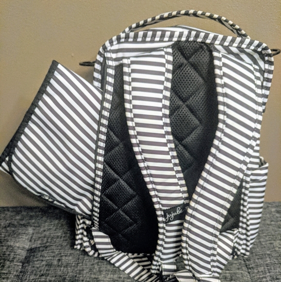 Ju ju Bee be right back Backpack - Picture 2 of 7